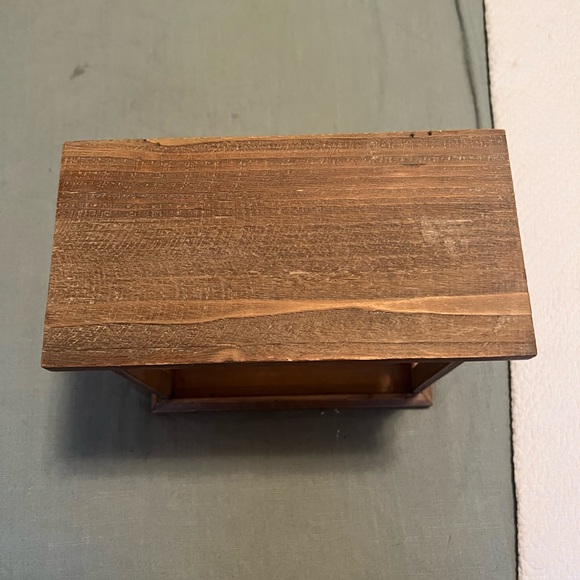 Shelves - Picture 5 of 6